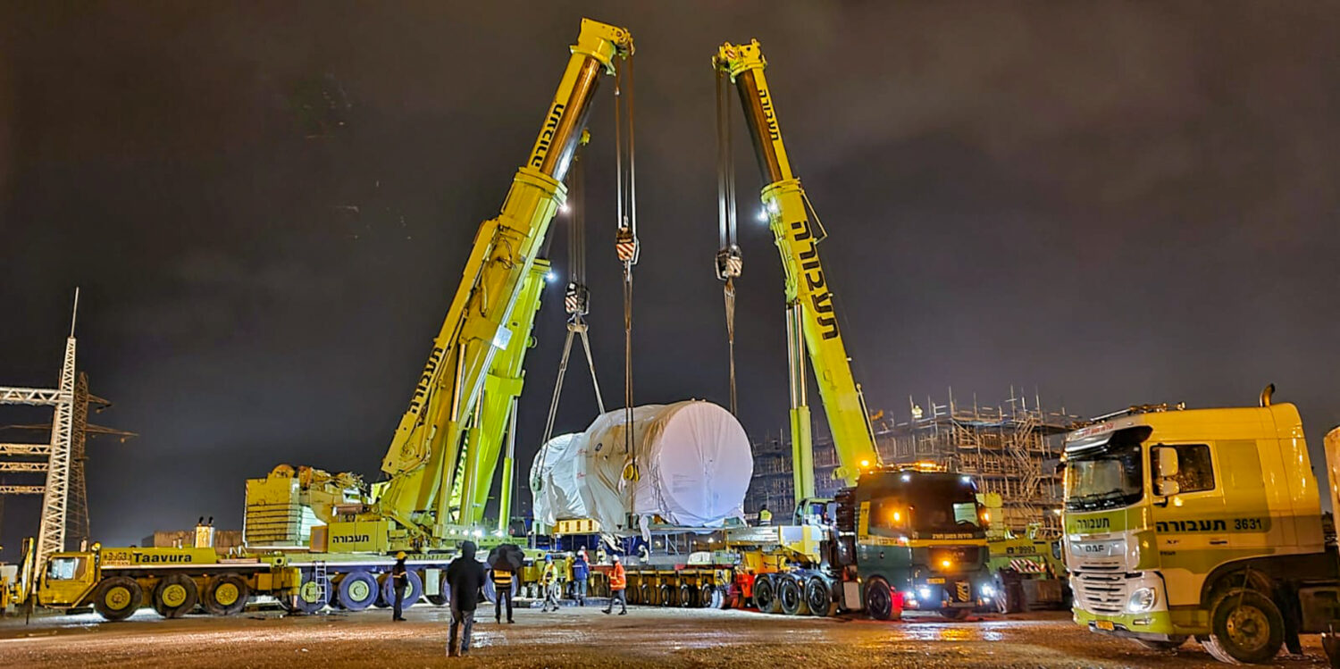 The Etgal Project featured a 334 MT gas turbine. OIA's project scope was to receive from the main vessel in the Port of Ashdod, Israel; indirect handling at the port; transportation to the Etgal power plant alongside the turbine's foundations. This picture shows the gas turbine before installation as it is lifted from OIA's nominated trailer at the Etgal Power station. 