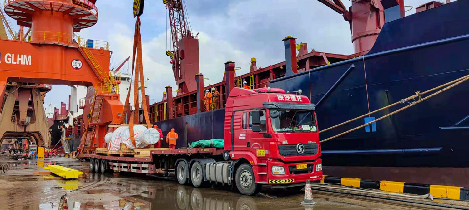 OIA 的项目范围包括从上海取货，在春节假期期间安排散货码头（没有延误！），并将货物装上特定的散货船。最后在印度古吉拉特交货，整批货物尺寸为 720 x 212 x 245 厘米，重 48,000 公斤！ 