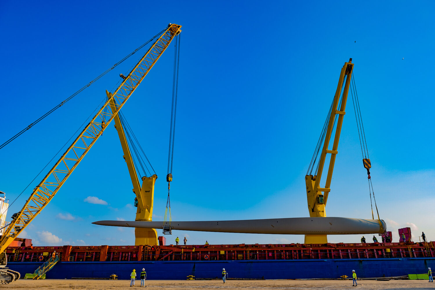 OIA helped a longtime client replace a massive wind turbine in Northeast Brazil, with the full cargo list including a wind turbine with 3 blades, a full tower set, one nacelle, and one hub. The project started at the Port of Houston before an ocean charter delivered the items for final handling at Suape Port in Brazil. 